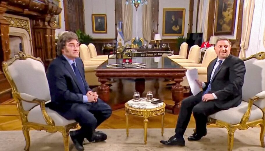 LA CRISIS DEL GOBIERNO: CAPUTO SE «TIRA SOBRE LA GRANADA» POR LA FILTRACIÓN DE LA ENTREVISTA DE MILEI