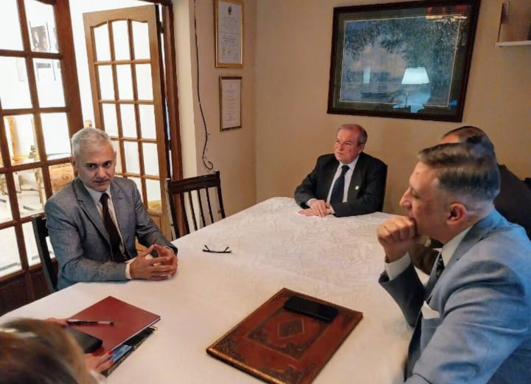 EL DIPUTADO NACIONAL CARLOS GARCÍA VISITÓ LA ACADEMIA BELGRANIANA