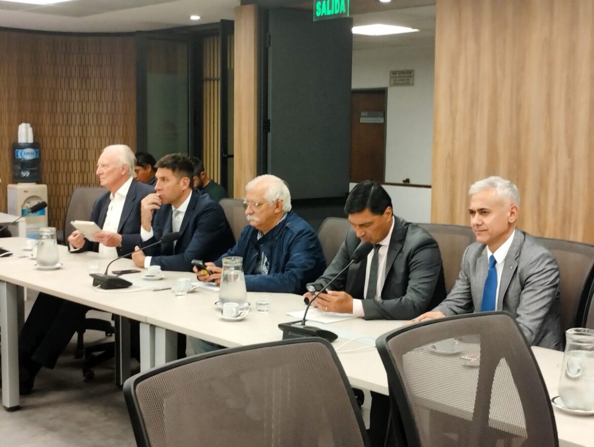 DIPUTADOS DEBATEN SOBRE MORATORIA PREVISIONAL Y BONO PARA JUBILADOS