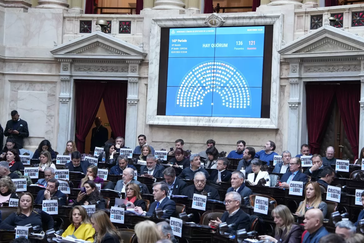 SESIÓN EN DIPUTADOS CON ALTA TENSIÓN POLÍTICA
