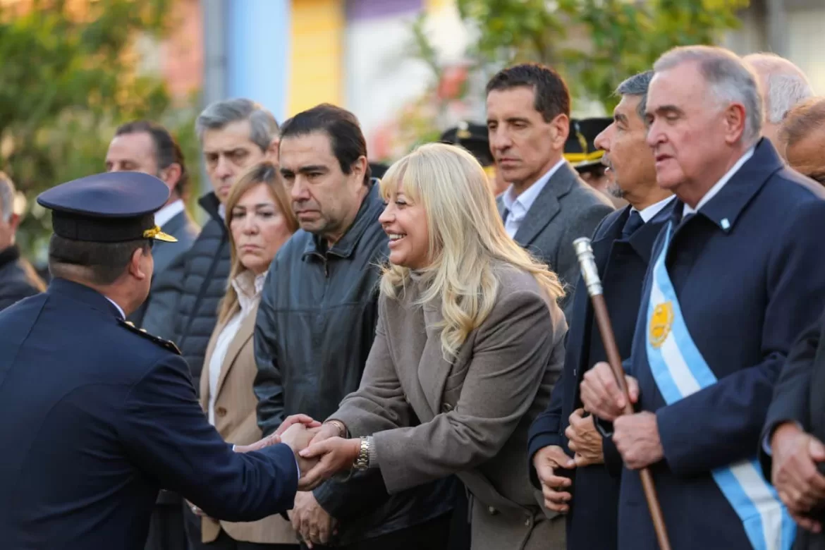 TUCUMÁN ENTREGÓ EQUIPAMIENTO BALÍSTICO A SUS FUERZAS DE SEGURIDAD
