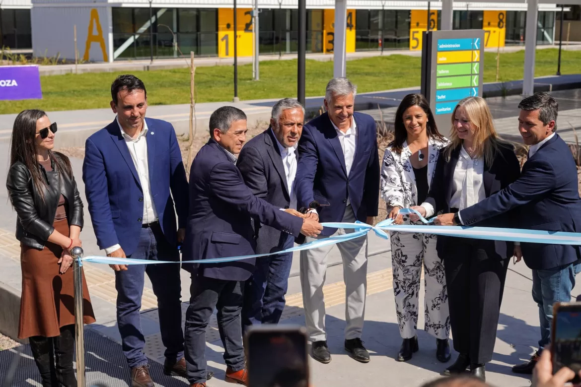 CORNEJO INAUGURÓ EL COMPLEJO EDUCATIVO UGACOOP EN GENERAL ALVEAR