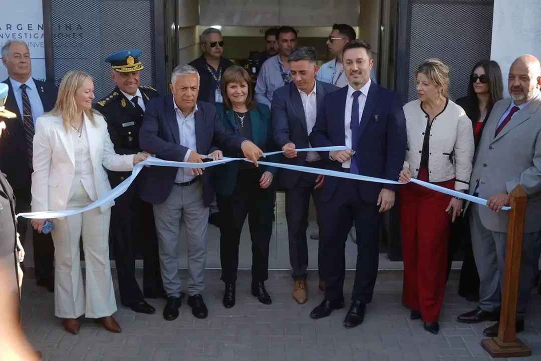 CORNEJO INAUGURÓ SEDES DE GENDARMERÍA Y POLICÍA FEDERAL EN GUAYMALLÉN