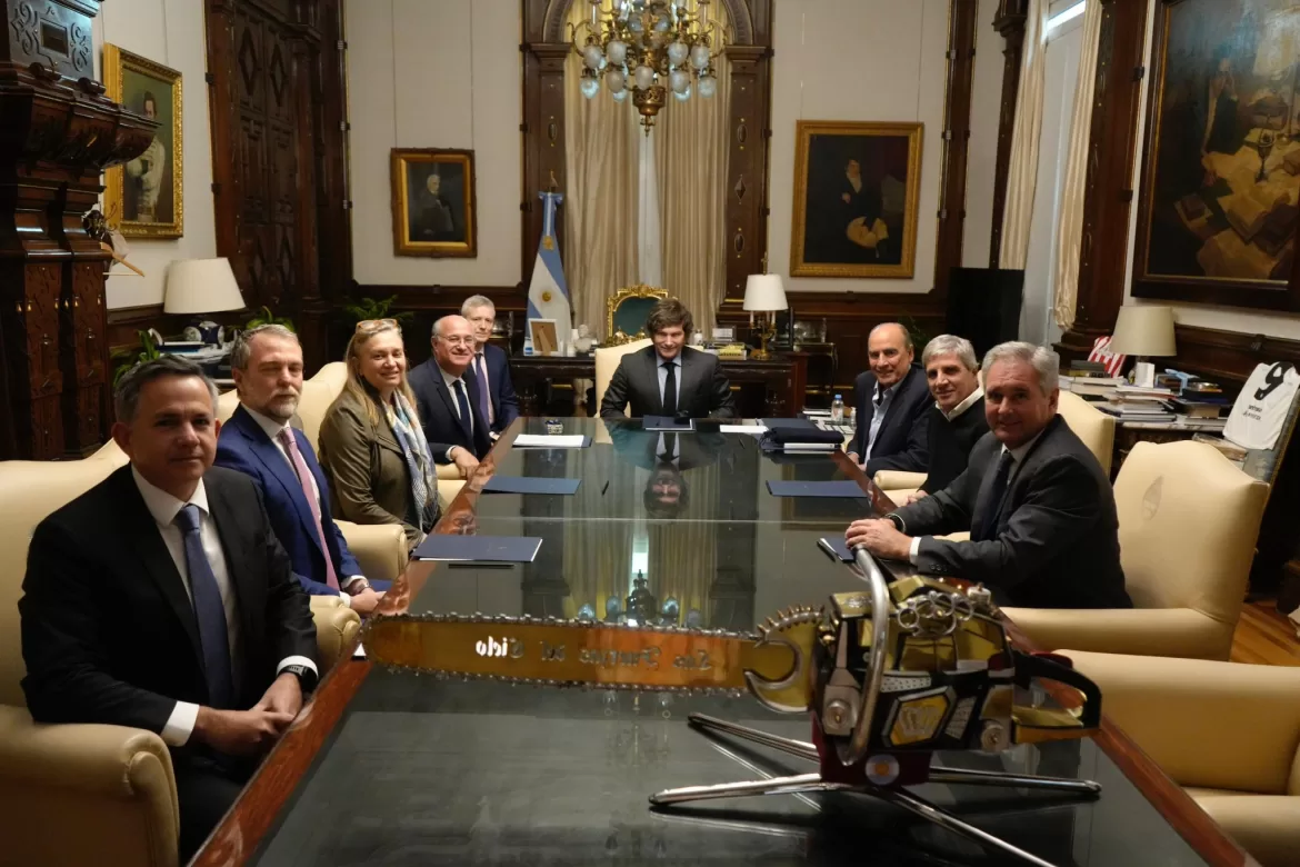MILEI Y CAPUTO RECIBIERON AL PRESIDENTE DEL BID EN LA CASA ROSADA