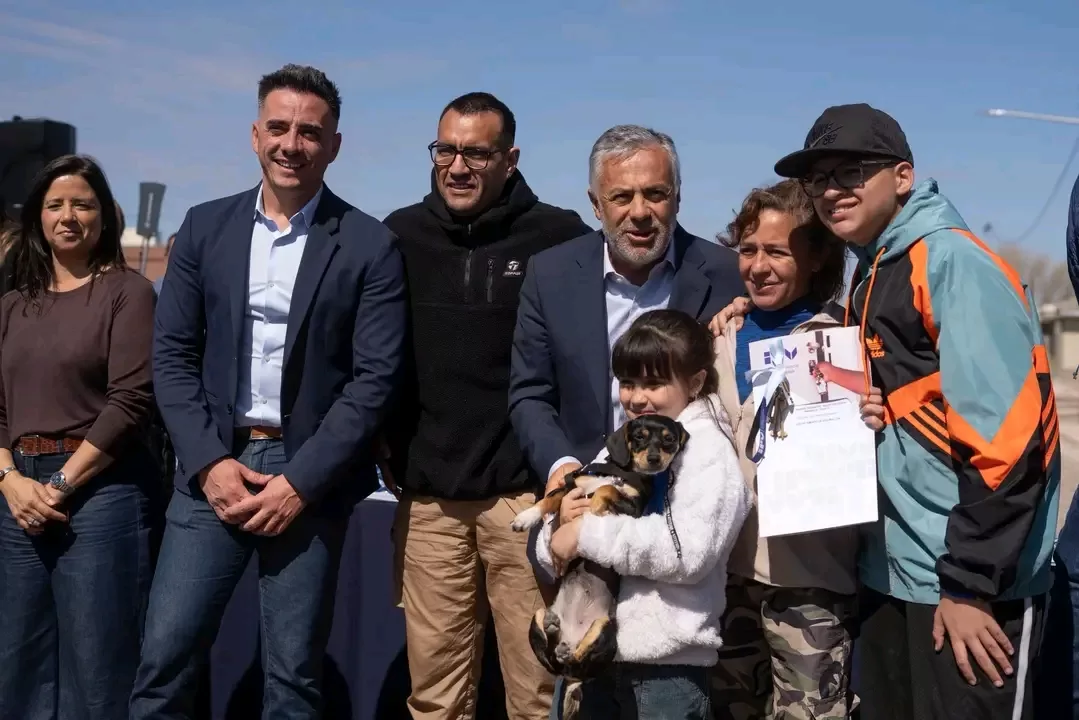 122 FAMILIAS DE GUAYMALLÉN RECIBIERON SU VIVIENDA PROPIA