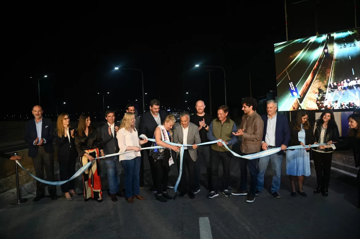 CORNEJO INAUGURÓ OCHO KILÓMETROS DE LA NUEVA PANAMERICANA RUTA 82