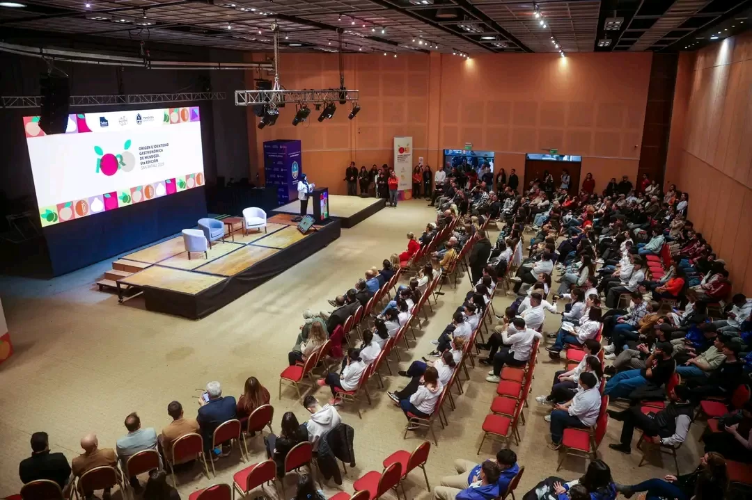 CORNEJO INAUGURÓ EN SAN RAFAEL EL FORO DE ORIGEN E IDENTIDAD GASTRONÓMICA