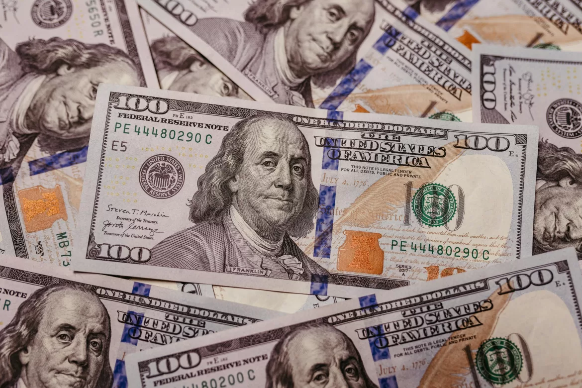 COTIZACIÓN DEL DÓLAR HOY: EL BLUE CERRÓ EN $1490