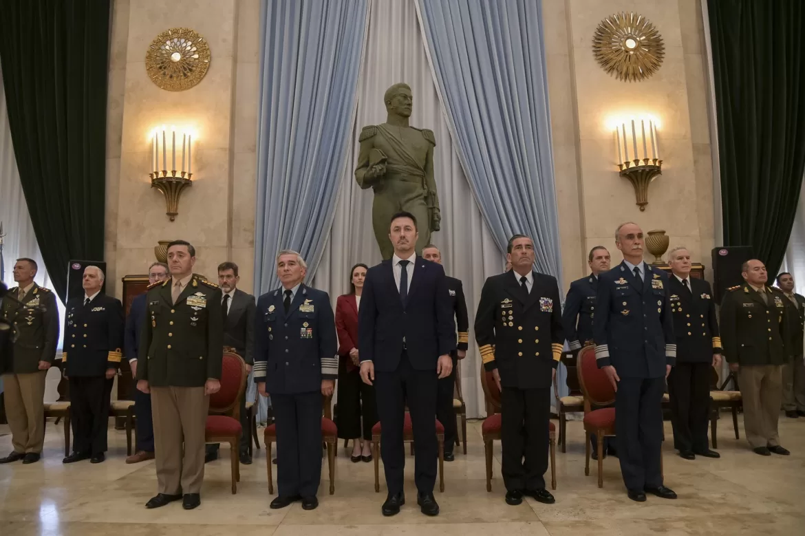 EL GOBIERNO OTORGÓ ASCENSOS RETROACTIVOS A 21 OFICIALES DEL EJÉRCITO Y LA ARMADA