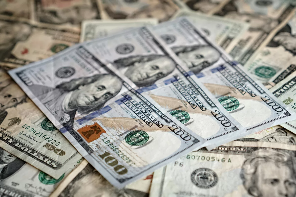 EL DÓLAR BLUE SE MANTIENE EN $1475 Y EL OFICIAL COTIZA A $1450 ESTE JUEVES 2 DE OCTUBRE