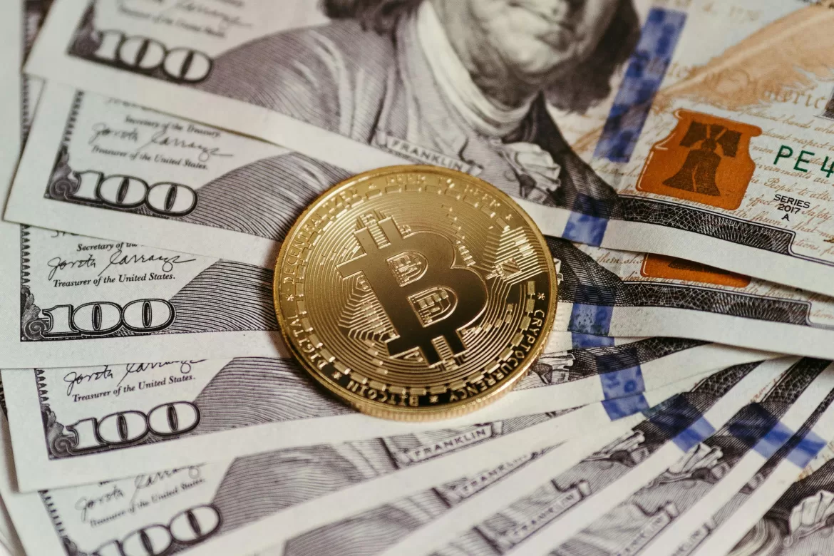 DÓLAR BLUE BAJA A $1445 Y EL OFICIAL SE MANTIENE EN $1450