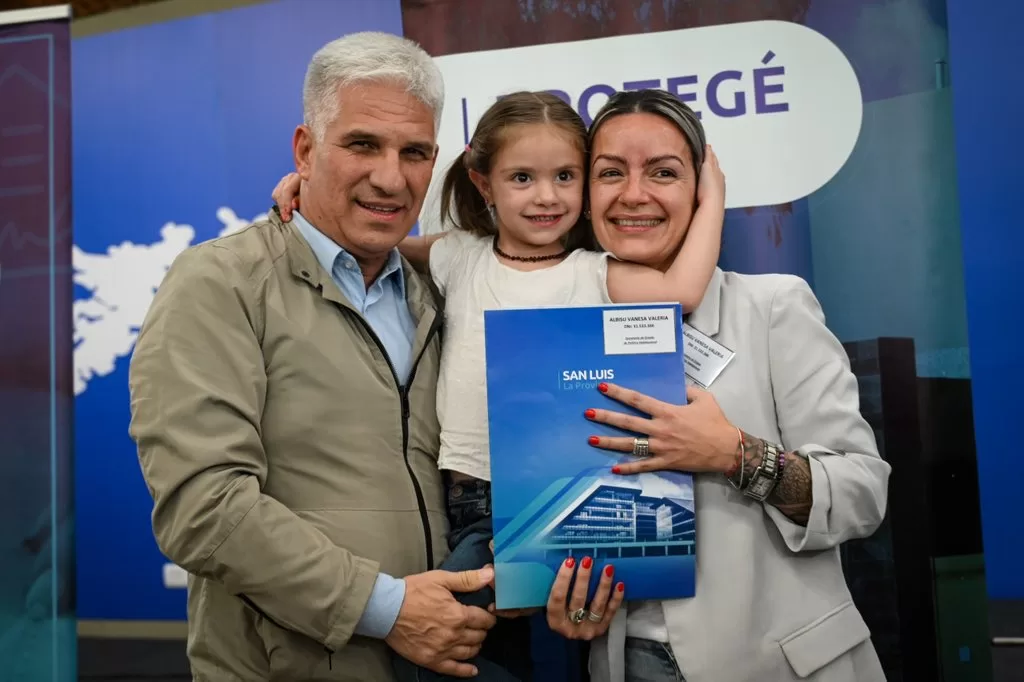SAN LUIS ALCANZÓ LAS 5.000 ESCRITURAS ENTREGADAS A FAMILIAS DE TODA LA PROVINCIA