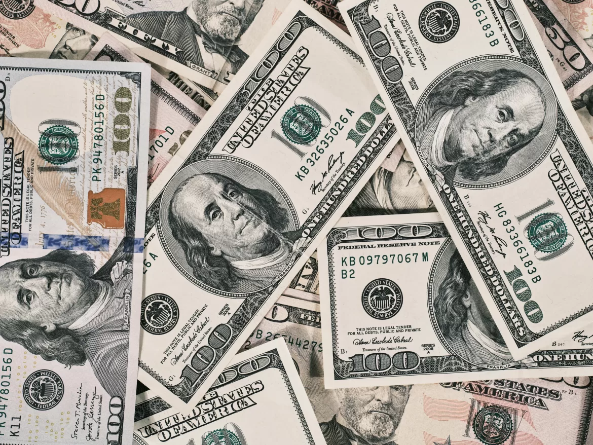 DÓLAR HOY: EL BLUE SE MANTIENE EN $1420 Y LA INFLACIÓN DE SEPTIEMBRE ALCANZÓ EL 2,1%