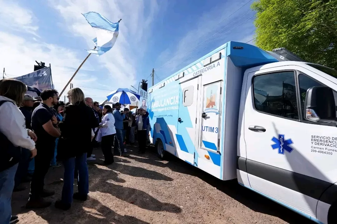 UNA NUEVA AMBULANCIA REFUERZA LA SALUD PÚBLICA EN AÑELO