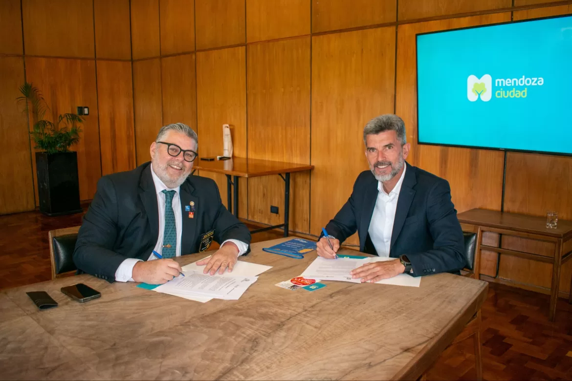 ULPIANO SUÁREZ FIRMÓ UN CONVENIO CON ROTARY PARA IMPULSAR EL DESARROLLO HUMANO Y SOCIAL EN LA CIUDAD
