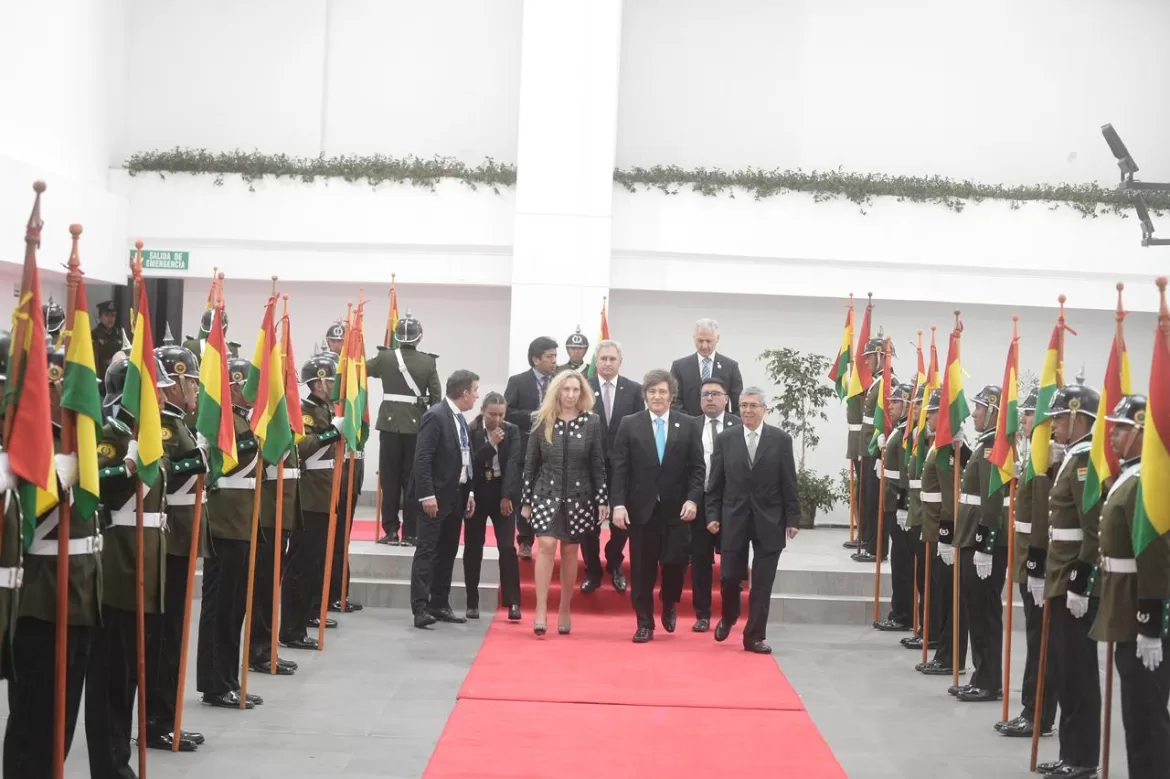 JAVIER MILEI PARTICIPÓ DE LA ASUNCIÓN DEL NUEVO PRESIDENTE DE BOLIVIA, RODRIGO PAZ PEREIRA