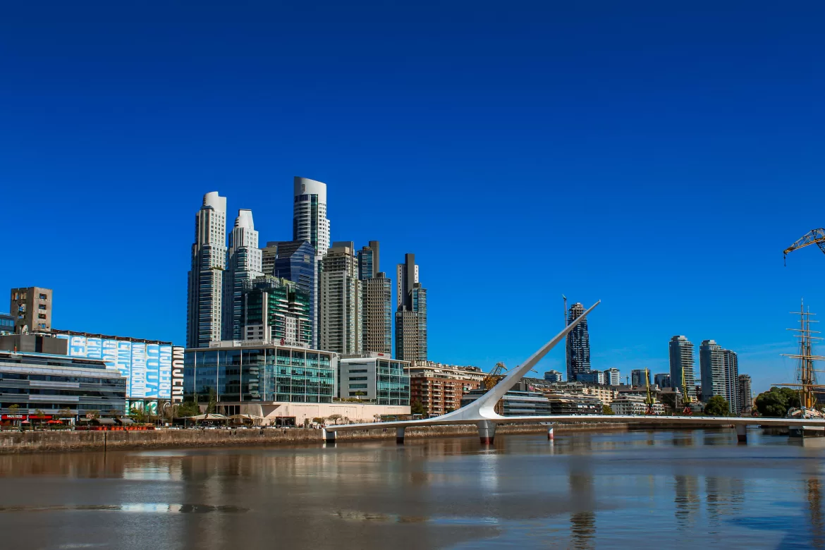FIN DE SEMANA CON CLIMA VARIABLE EN BUENOS AIRES: CALOR, LLUVIAS Y ALERTAS METEOROLÓGICAS