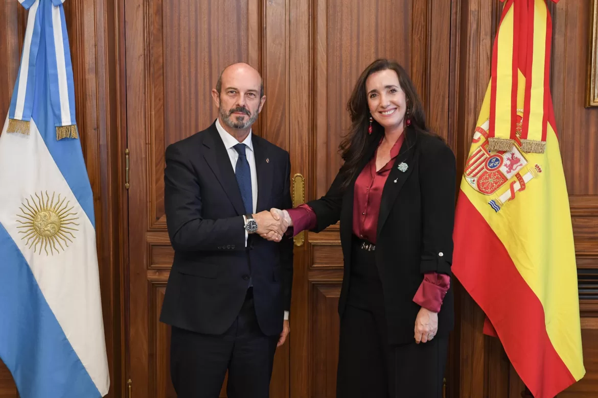 VILLARRUEL RECIBIÓ AL PRESIDENTE DEL SENADO DE ESPAÑA Y FORTALECEN LA COOPERACIÓN PARLAMENTARIA