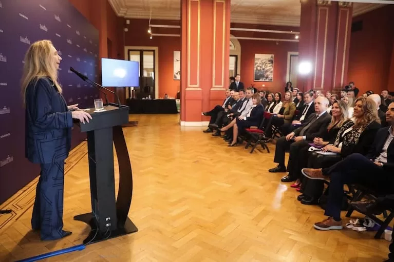 KARINA MILEI REUNIÓ A LOS DIPUTADOS ELECTOS DE LA LIBERTAD AVANZA EN LA CASA ROSADA PARA COORDINAR LA NUEVA ETAPA LEGISLATIVA