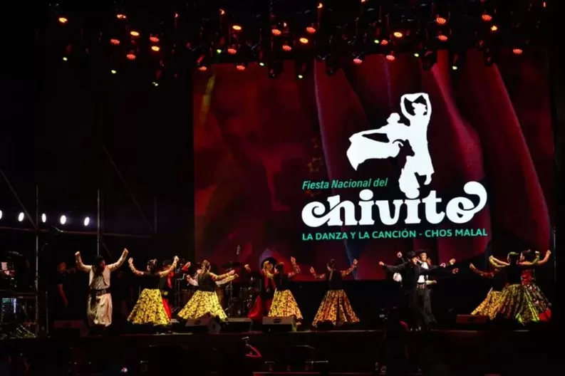 CHOS MALAL INAUGURÓ LA FIESTA DEL CHIVITO CON TRADICIÓN, MÚSICA Y GASTRONOMÍA