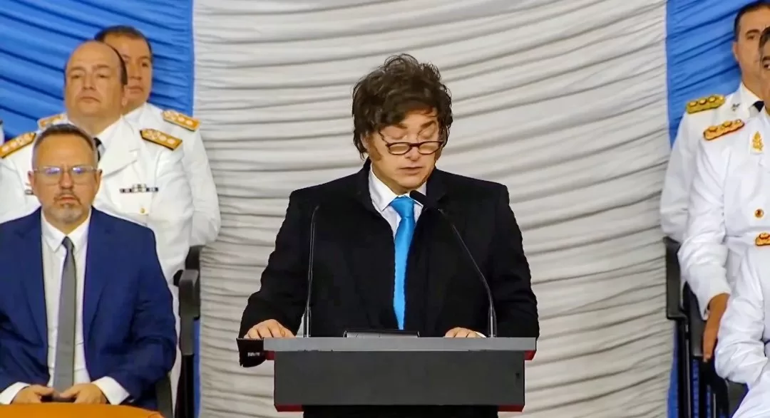 HOMENAJE, MENSAJE POLÍTICO Y RESPALDO INSTITUCIONAL EN UN ACTO CARGADO DE SIMBOLISMO