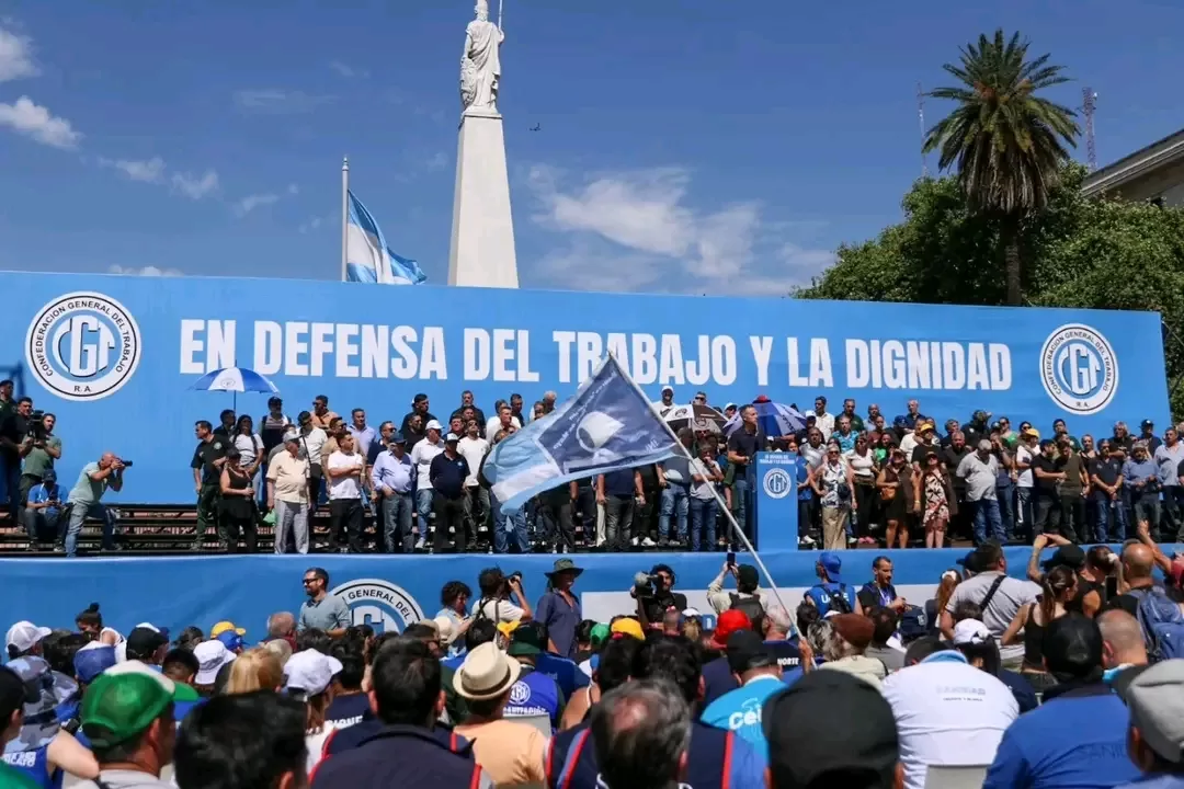 CRECE LA TENSIÓN SINDICAL: LA CGT ADVIERTE POR UN POSIBLE PARO NACIONAL CONTRA LA REFORMA LABORAL