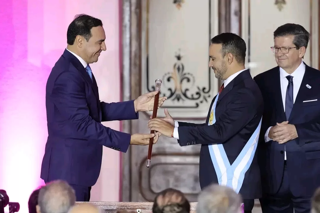 JUAN PABLO VALDÉS ASUMIÓ EL PODER EN CORRIENTES CON RESPALDO REGIONAL