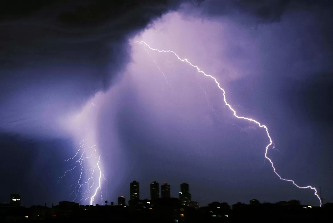 ALERTA DEL SMN: TORMENTAS INTENSAS Y FUERTE CAMBIO DE TIEMPO EN GRAN PARTE DEL PAÍS