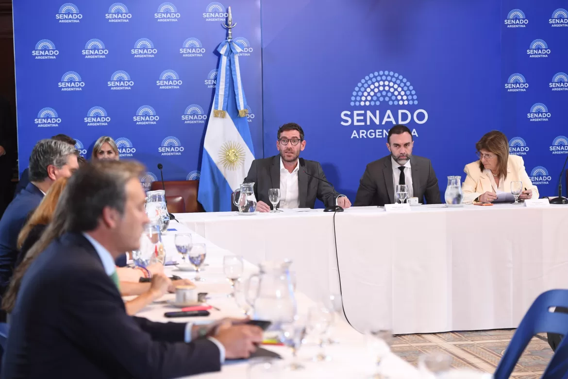 EL OFICIALISMO ACELERA ACUERDOS PARA APROBAR LA REFORMA LABORAL EN FEBRERO