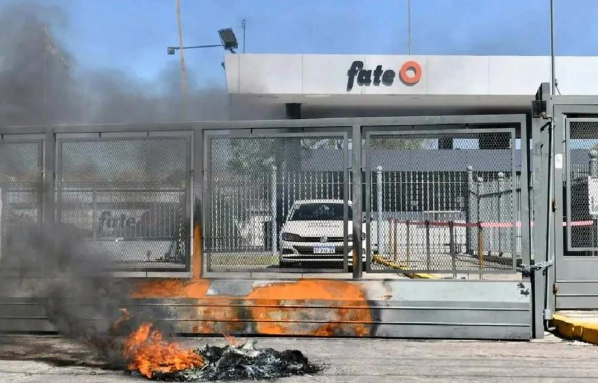 EL GOBIERNO DICTÓ CONCILIACIÓN OBLIGATORIA EN EL CONFLICTO DE FATE Y FRENA LOS DESPIDOS POR 15 DÍAS