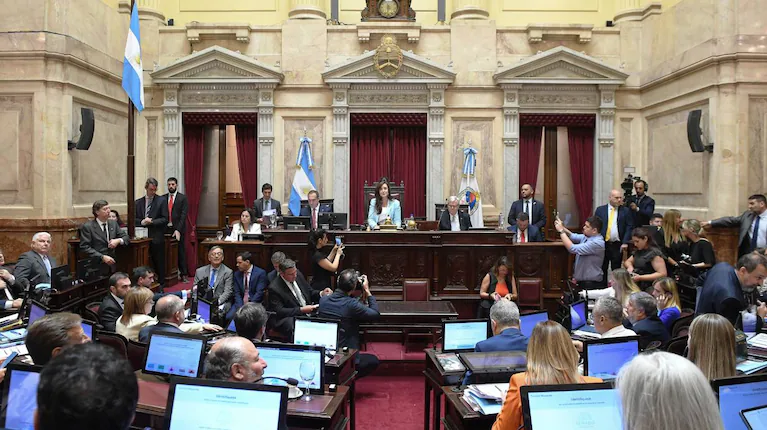 EL OFICIALISMO ALCANZÓ EL QUÓRUM Y ARRANCÓ EL DEBATE POR LA REFORMA LABORAL