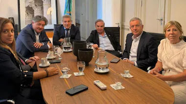 RECONFIGURACIÓN POLÍTICA EN BUENOS AIRES: NUEVOS PUENTES RUMBO AL 2027