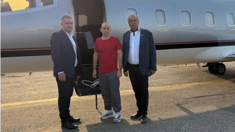 GENDARME NAHUEL GALLO FUE LIBERADO TRAS MÁS DE 400 DÍAS DETENIDO