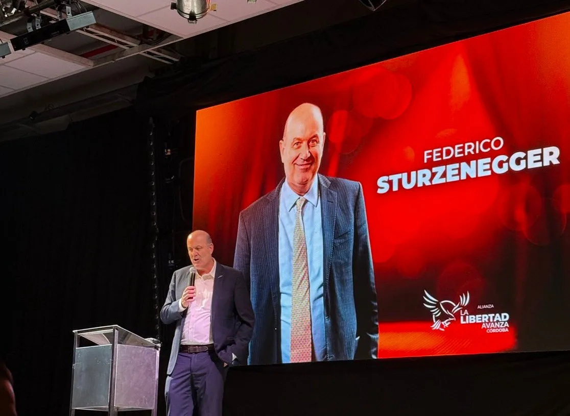 EL SENADO DEBATE EL PROYECTO DE “INVIOLABILIDAD” DE LA PROPIEDAD PRIVADA CON EXPOSICIÓN DE STURZENEGGER