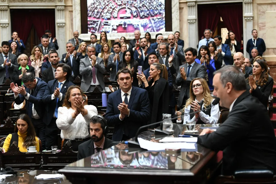 ADORNI SE PLANTA EN DIPUTADOS: RESPONDIÓ CRÍTICAS Y DESCARTÓ UNA RENUNCIA