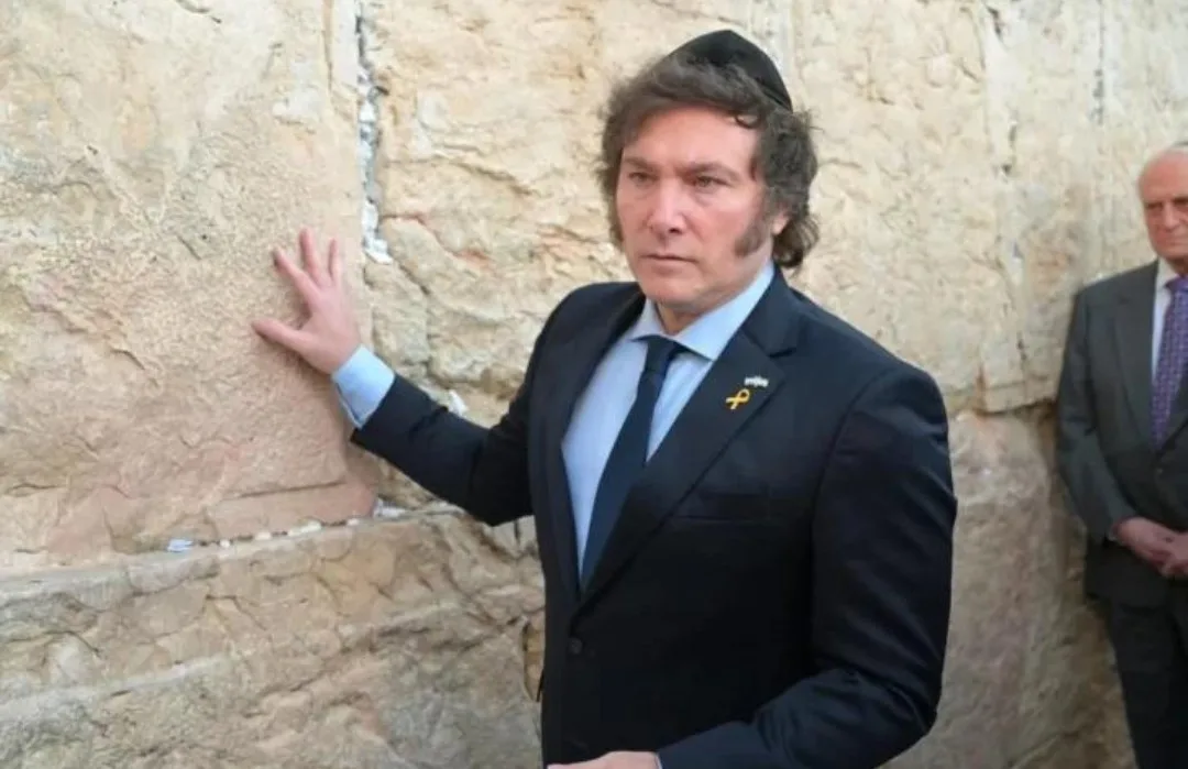 MILEI INICIÓ SU VISITA A ISRAEL CON UN FUERTE GESTO POLÍTICO Y RELIGIOSO