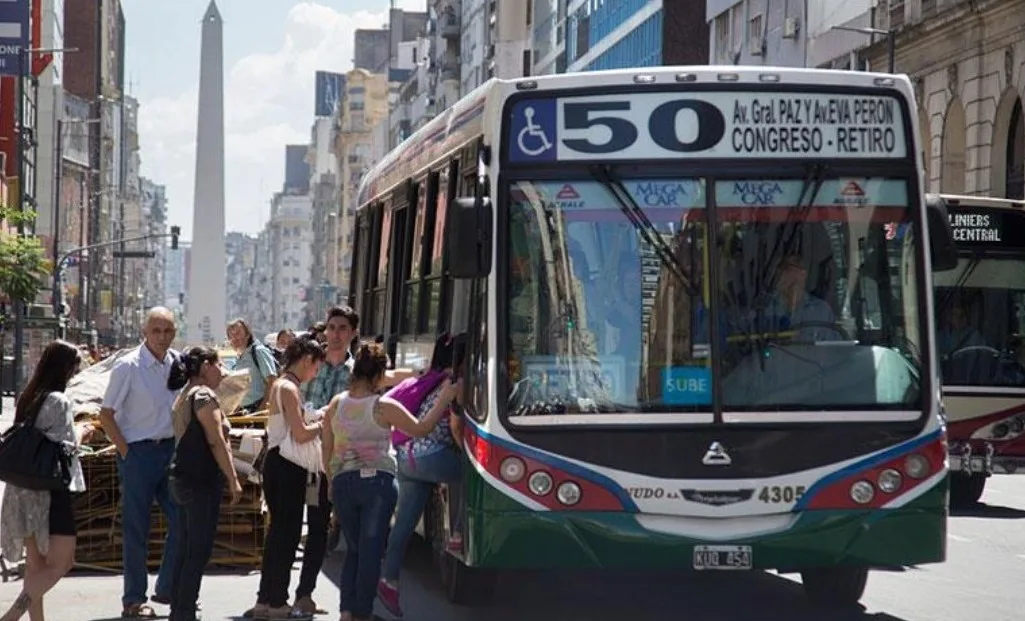 COLECTIVOS EN EL AMBA: SERVICIO CONFIRMADO, PERO CON ALERTA