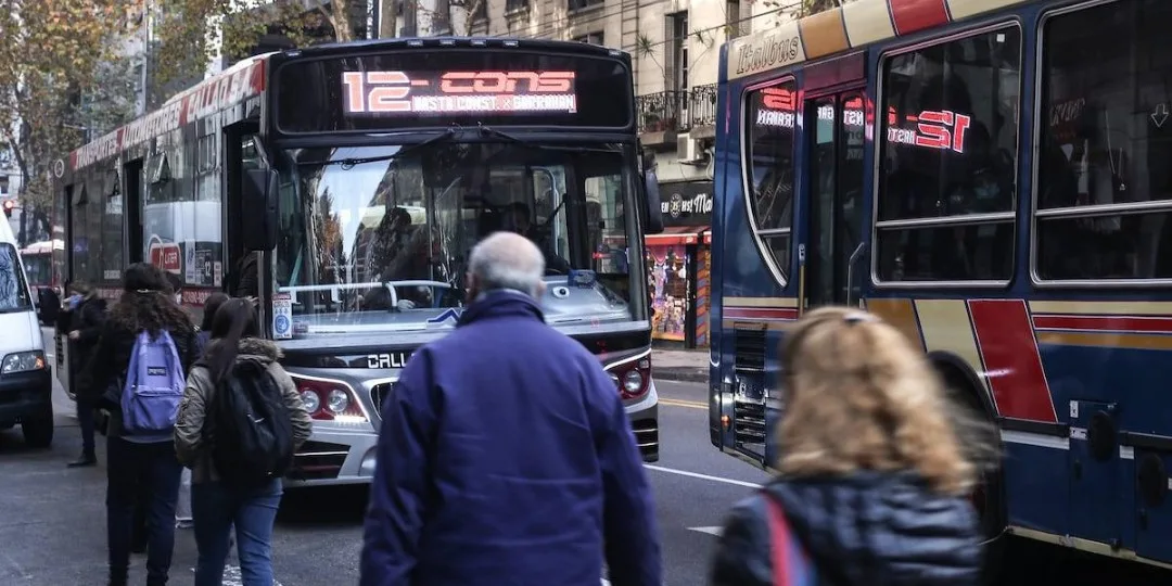 TRANSPORTE EN CRISIS: COLECTIVOS CON FRECUENCIAS REDUCIDAS EN EL AMBA