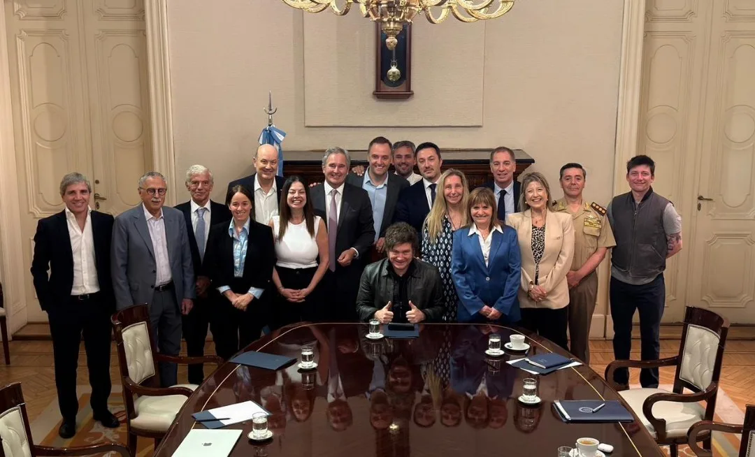 MILEI REÚNE AL GABINETE PARA RESPALDAR A ADORNI Y REACTIVAR LA AGENDA DE REFORMAS