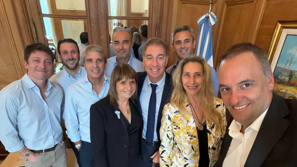 LA CASA ROSADA REÚNE A LA MESA POLÍTICA PARA IMPULSAR REFORMAS Y ORDENAR LA ESTRATEGIA LEGISLATIVA