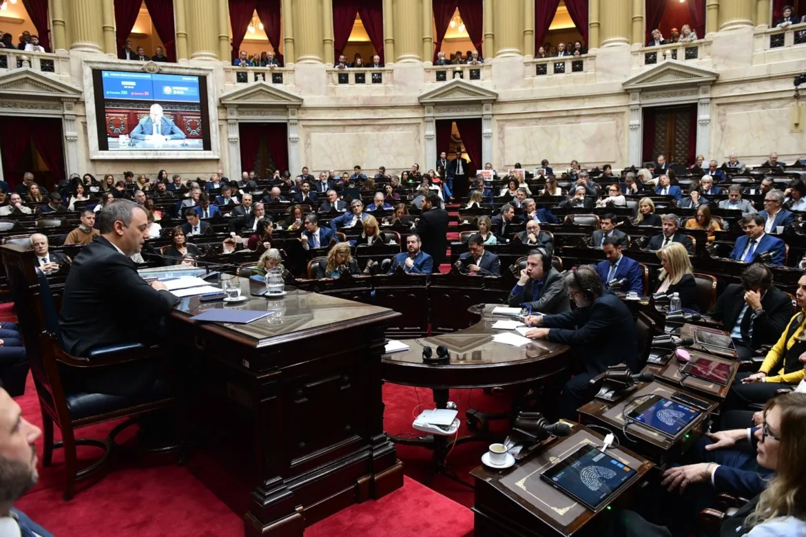 LA OPOSICIÓN IMPULSA UNA INTERPELACIÓN A ADORNI Y CRECE LA PRESIÓN EN EL CONGRESO