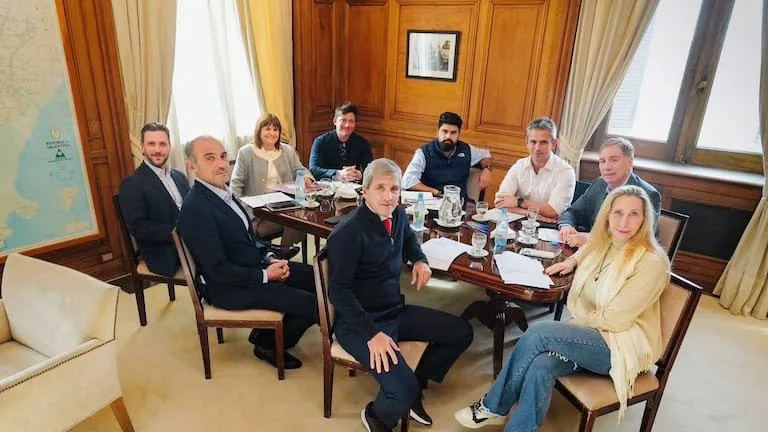 KARINA MILEI ENCABEZÓ UNA NUEVA MESA POLÍTICA