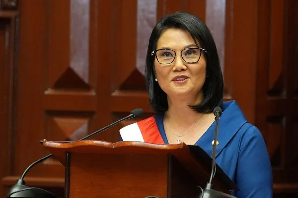 KEIKO FUJIMORI ASUMIÓ LA PRESIDENCIA DE PERÚ