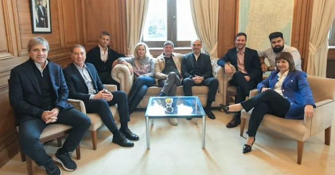 EL GOBIERNO REORDENA SU AGENDA TRAS EL REVÉS EN EL SENADO