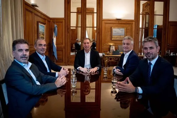 EL PRO ABRE LA PUERTA A UNA ALIANZA CON LLA EN BUENOS AIRES
