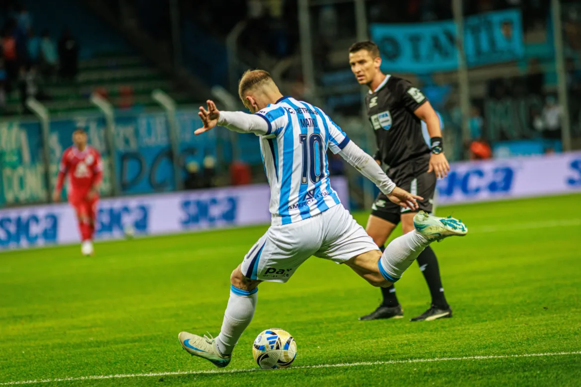 RACING SE METIÓ EN CUARTOS Y DEJÓ AFUERA A BELGRANO