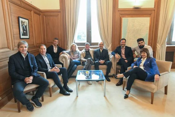 SEMANA CLAVE PARA MILEI: GABINETE, NEGOCIACIONES POLÍTICAS Y DOS PROYECTOS EN DIPUTADOS