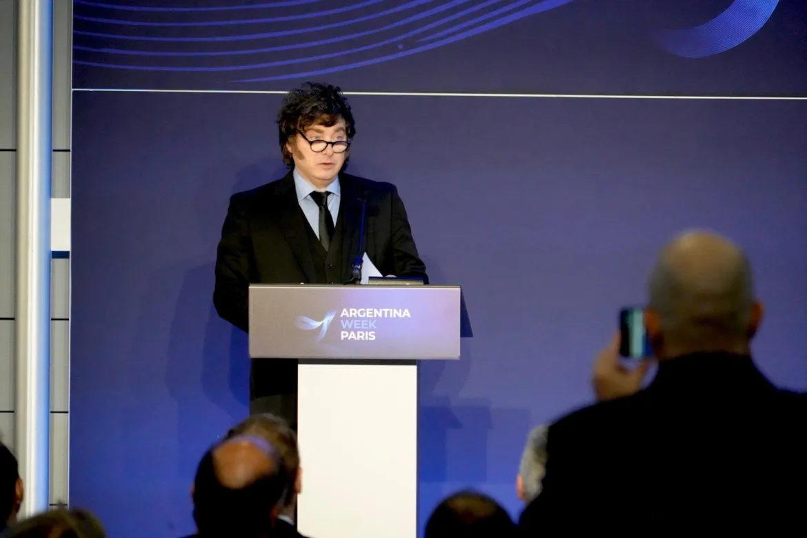 MILEI PROYECTÓ UN FUERTE CRECIMIENTO PARA 2028 Y BUSCÓ ATRAER INVERSIONES EN PARÍS